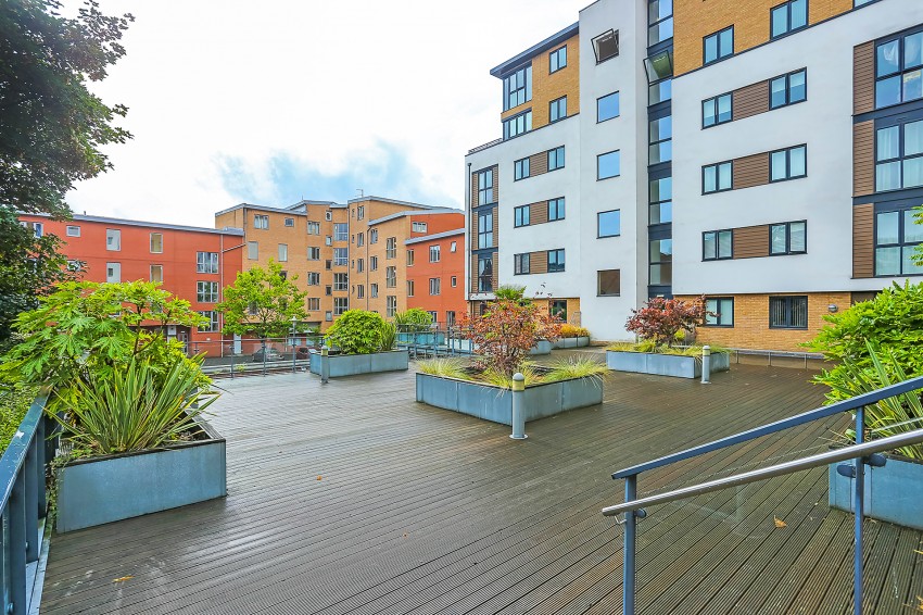 2bedroom apartment for sale in Cutlass Court, 28 Granville Street