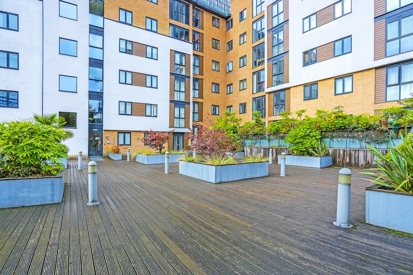 2bedroom apartment for sale in Cutlass Court, 28 Granville Street