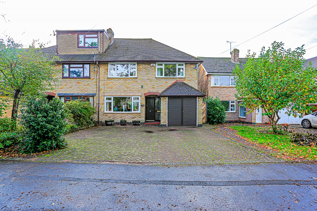 3bedroom semidetached house for sale in Kenilworth Road, Balsall Common, Coventry