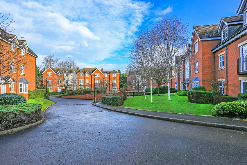 3bedroom apartment for sale in Chancel Court, Solihull