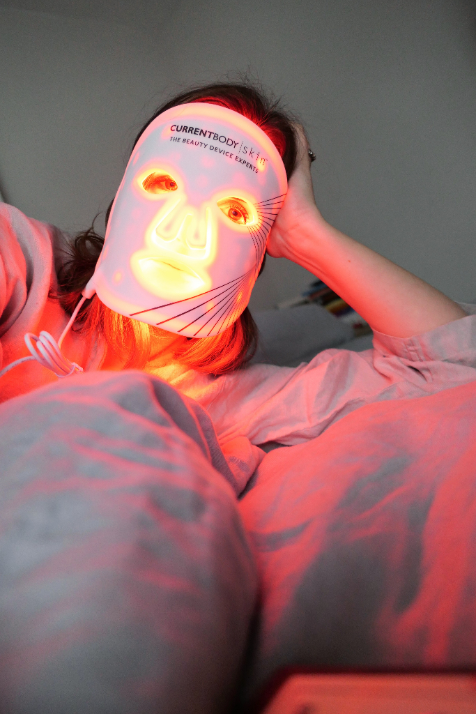The Lowdown on LED Face Masks Simone Scribes