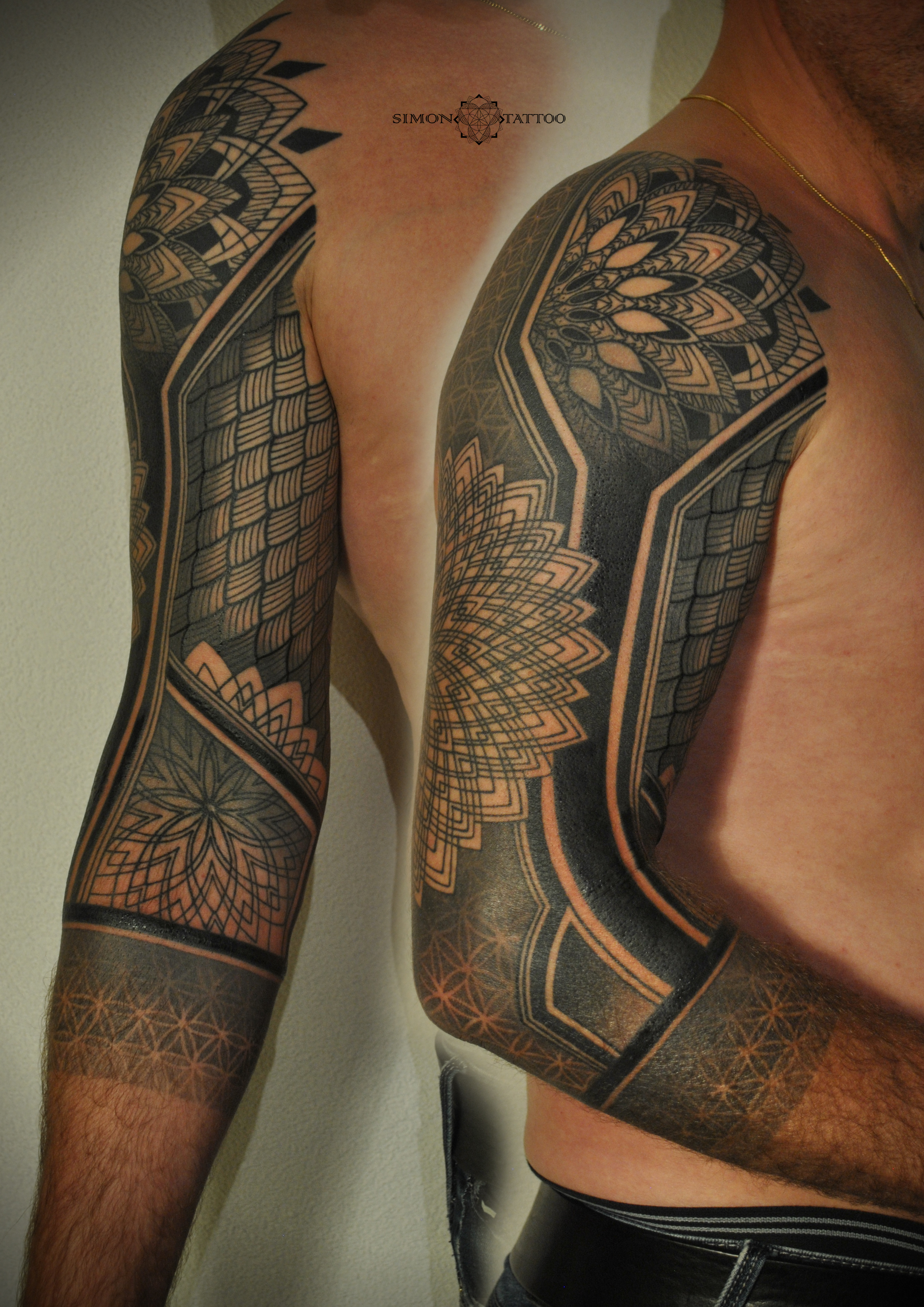 black/ dotwork tattoo Simon Tattoo working at Noble Blood Tattoo Tattoo Studio in St. Gallen SG