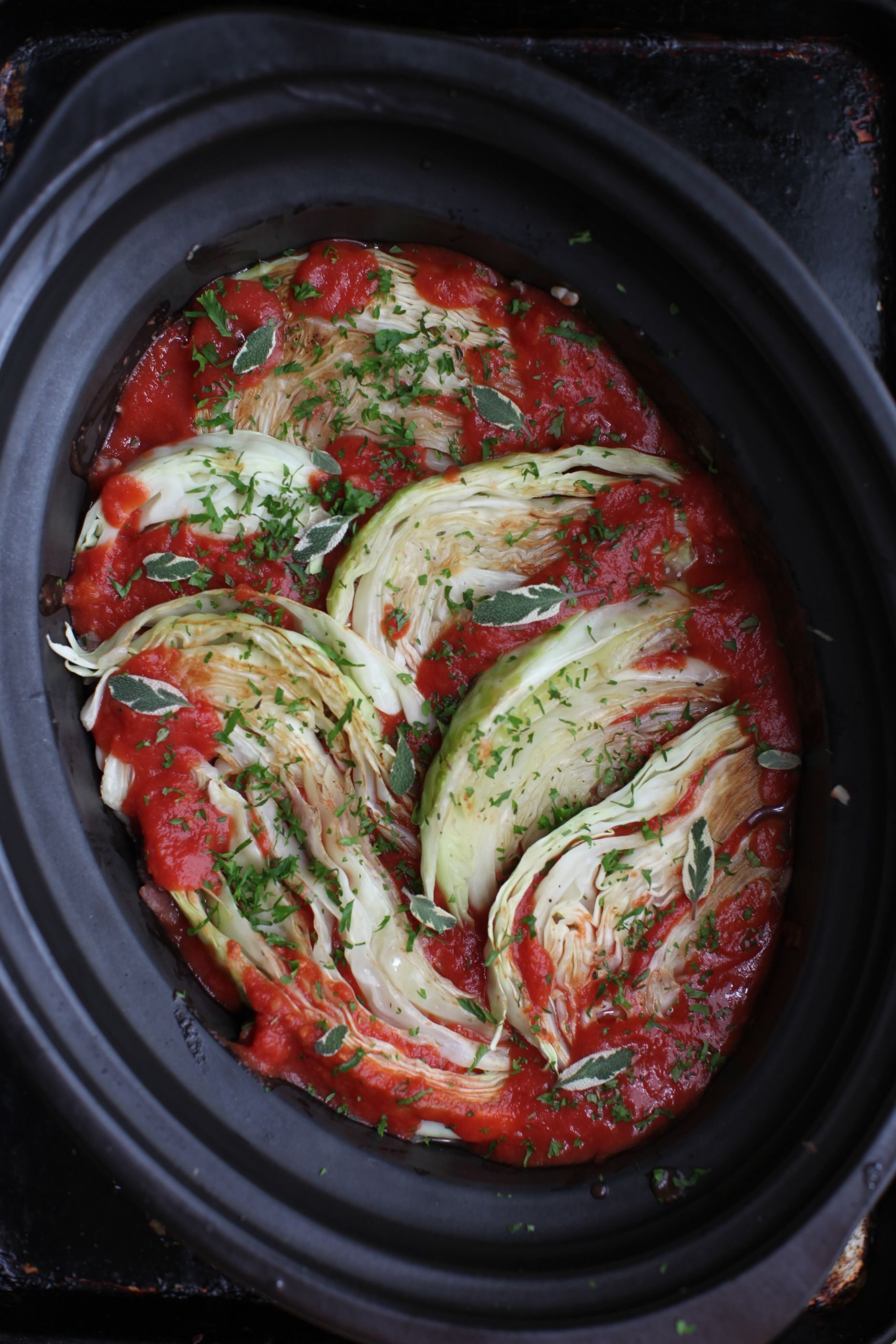 Slowcooker {lazy} cabbage rolls with beef, brown rice & herbs Simple