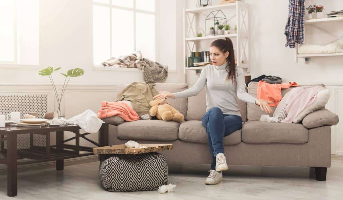 How To Declutter Your Living Room: Step By Step