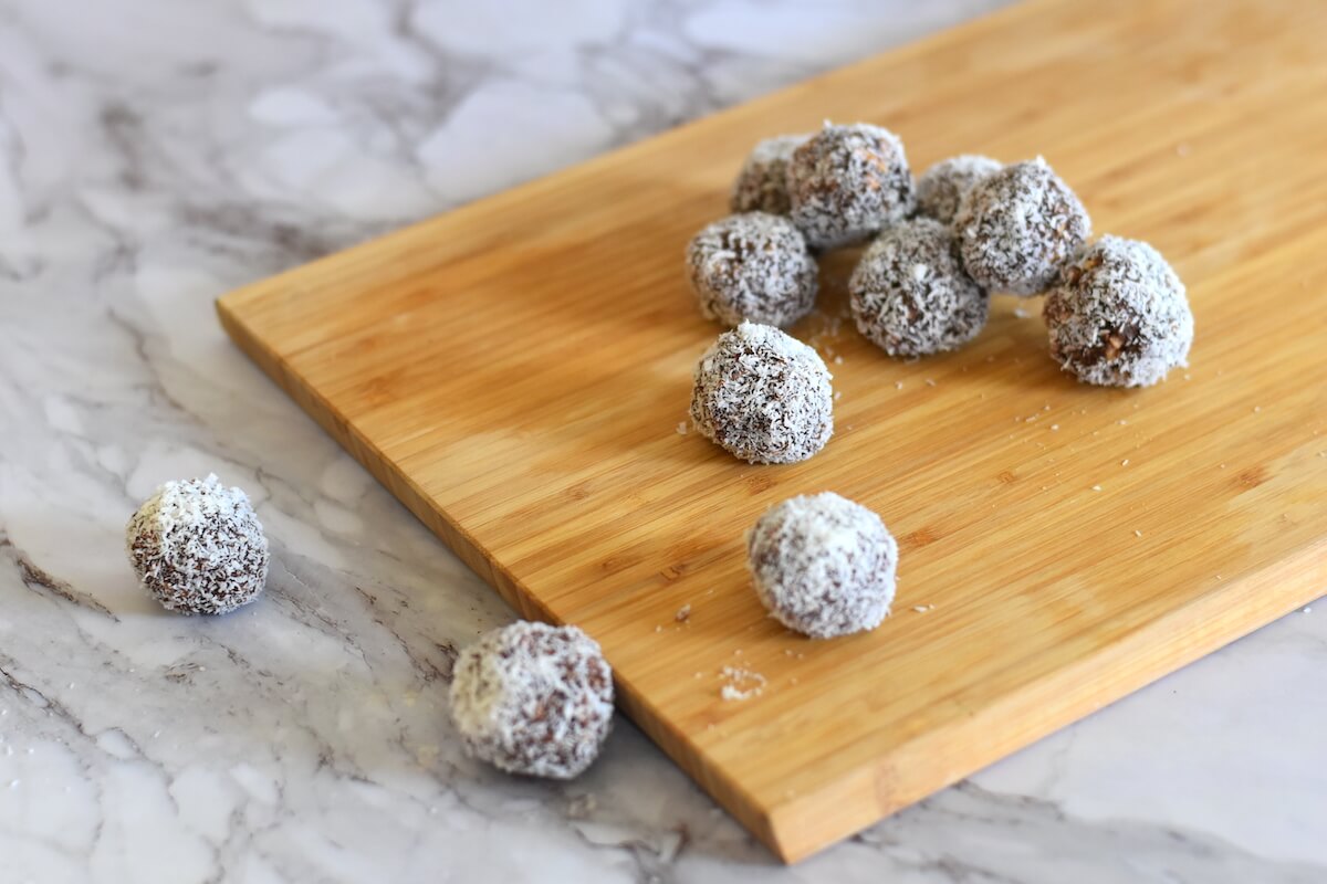 Simple 5 Ingredient Rum Balls Recipe