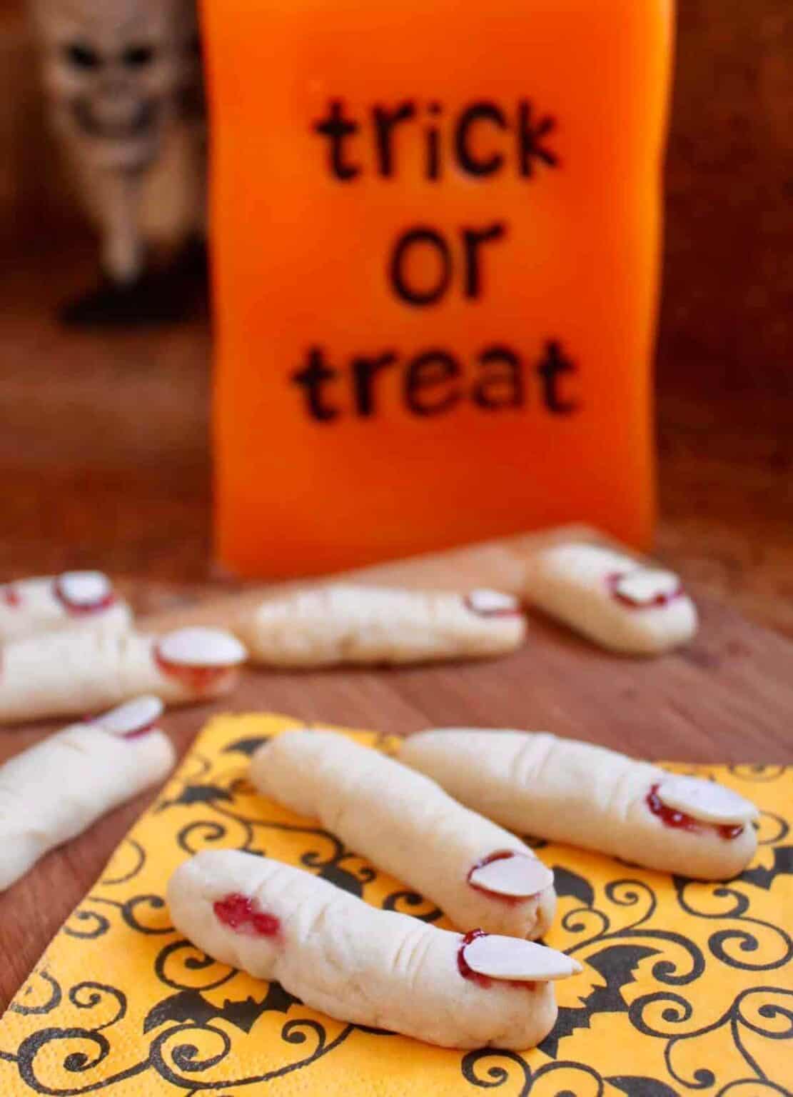 50 Easy Halloween Party Finger Foods, Treats & Appetiser Ideas