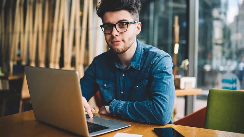 Who Is a Full Stack Developer?