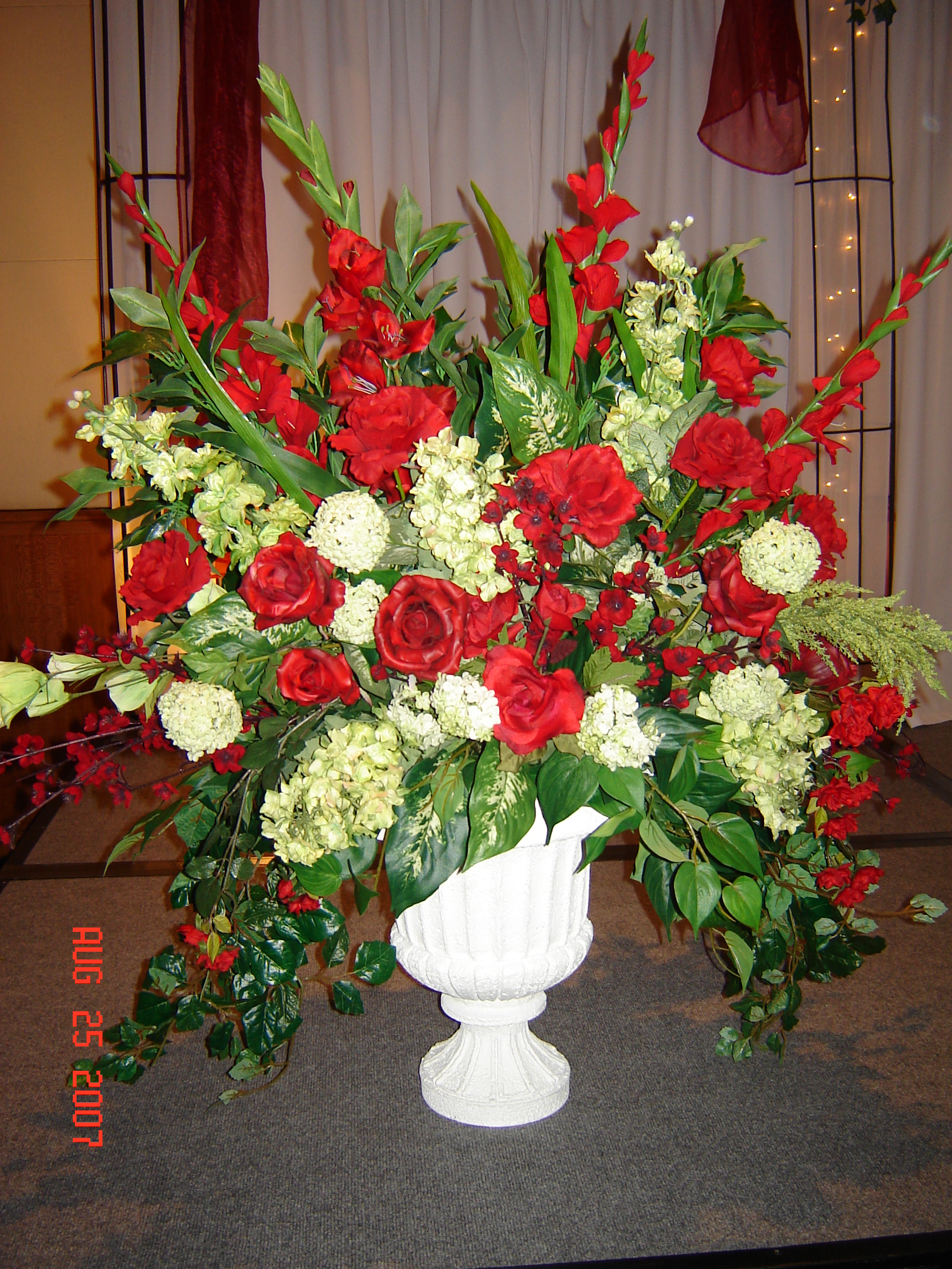 Simply Elegant Weddings Flower Arrangements