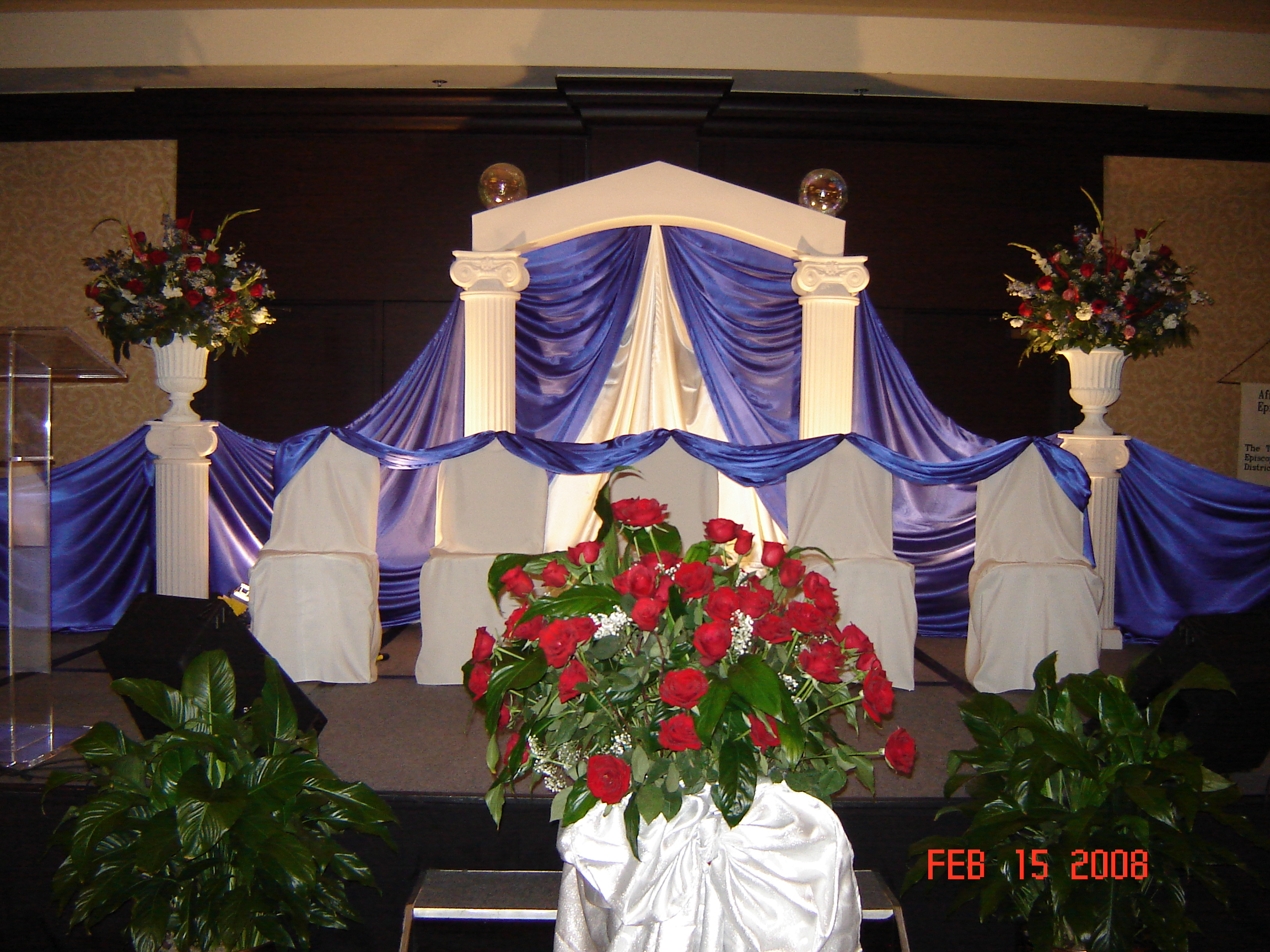 Simply Elegant Weddings columns and balustrade rentals, colonnade groups, urns, white columns