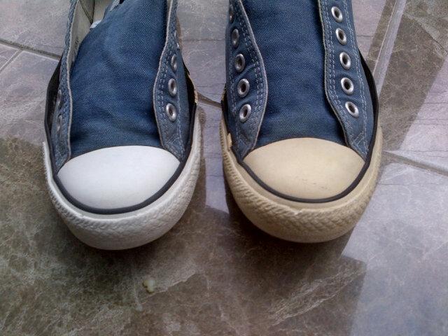 Cara Membersihkan Sepatu Converse – Simply Fresh Laundry