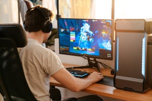 Effects Of Negative Life Events On Students’ Problematic Online Gaming