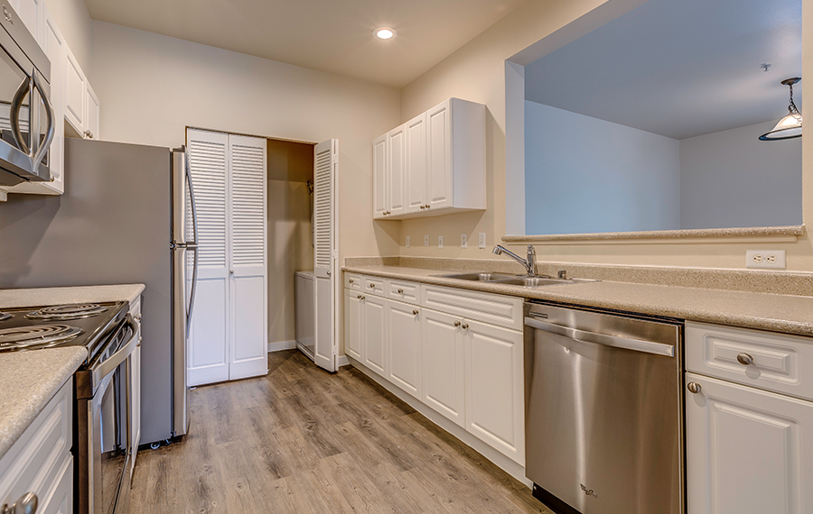 Apt Features The Timbers Issaquah Issaquah, WA