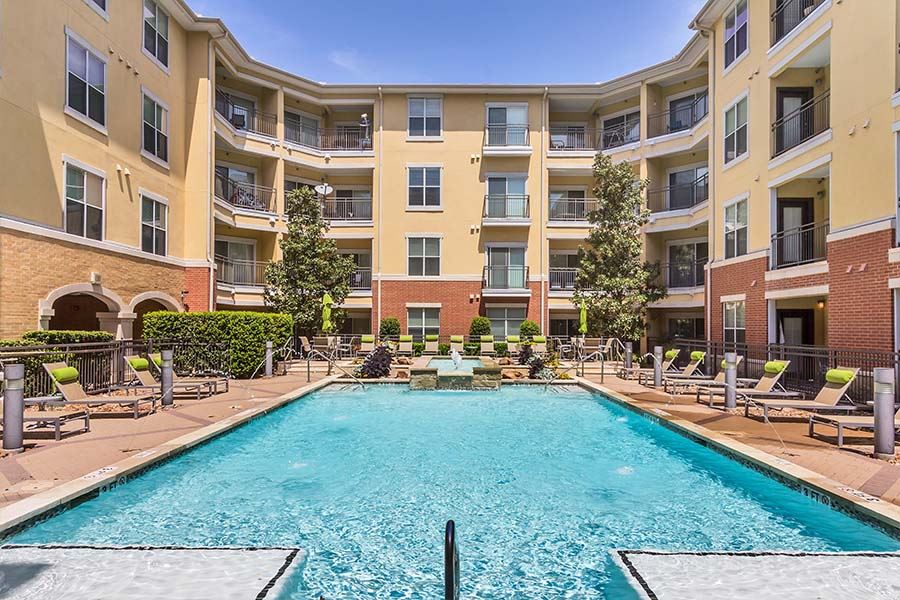Gallery Apartments in Richardson, Texas Brick Row Apartments