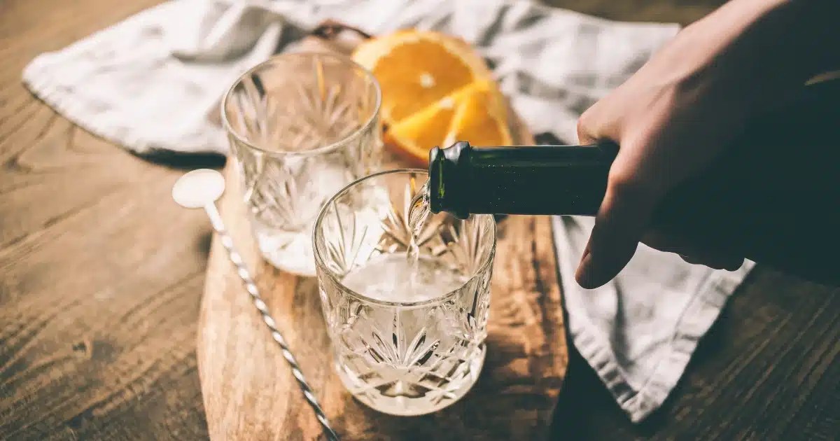 Drinking Gin Straight Our Expert Guide Sing Gin