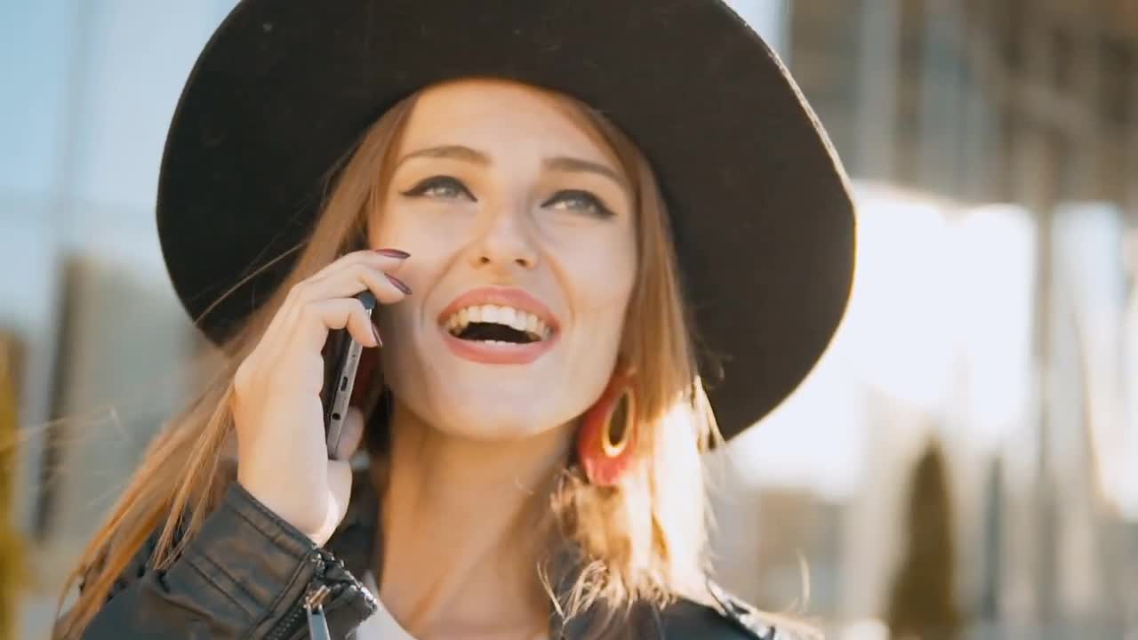 11 Best Chat Lines (Free Trials Included): Top Phone Chat Sites 2022
