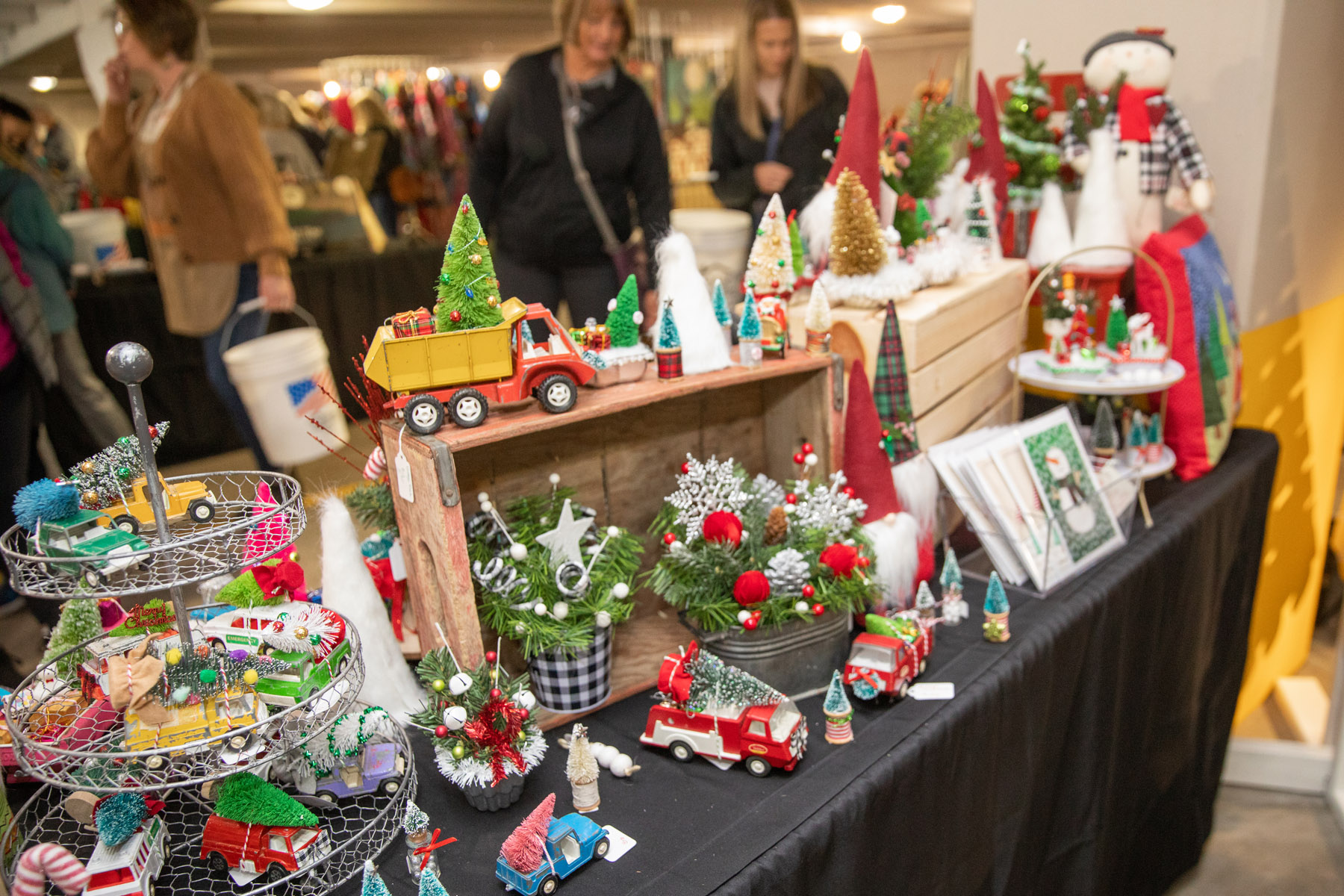 605 Made accepting makers' applications for Holiday Market SiouxFalls