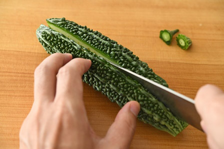 ゴーヤの苦味の取り方と下処理/下ごしらえ：白ごはん.Com ゴーヤの苦味の取り方と下処理/下ごしらえ：白ごはん.Com
