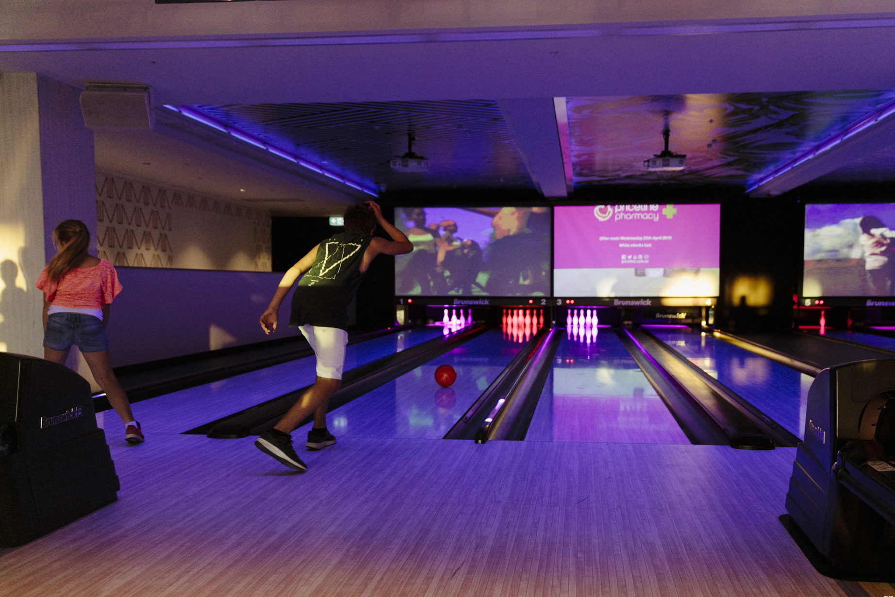 Lookout Bar, Bowling & Bites Site Architecture Studio