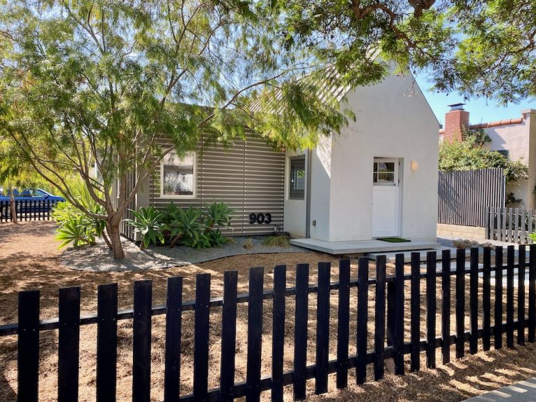 Siteline Ariana Grande Sold Her Hedgerow House for a Sweet Profit