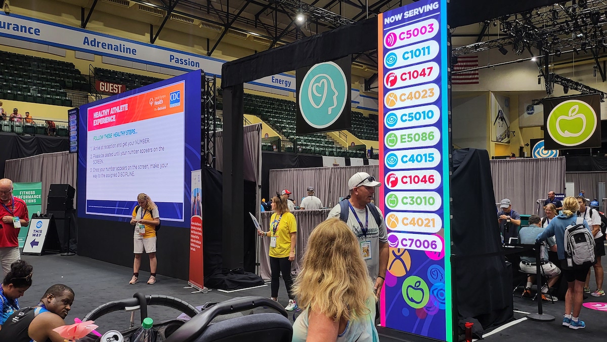 How Digital Signage Enhances Queue Management Systems for Improved