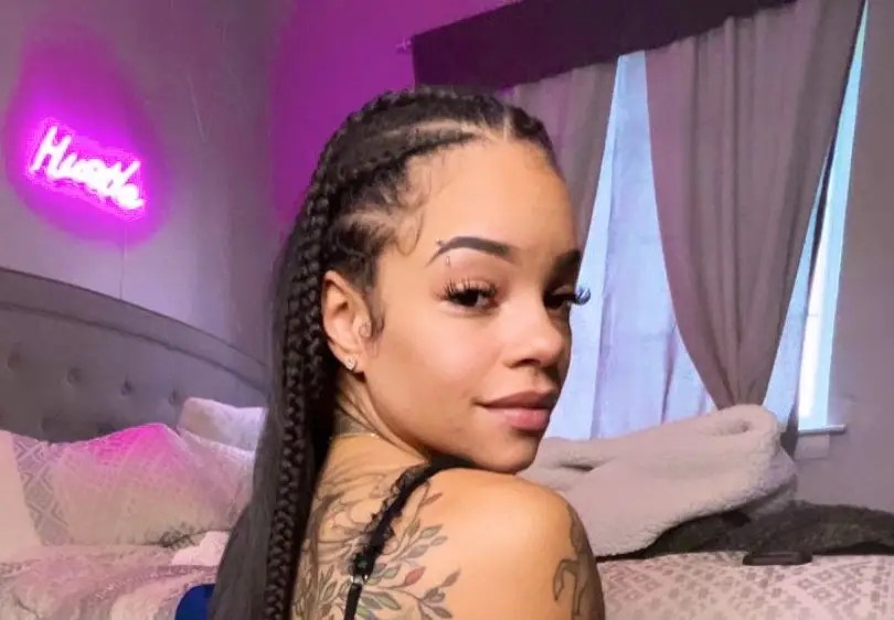 Charlie B Hustle: Porn actress who's gaining social media followers