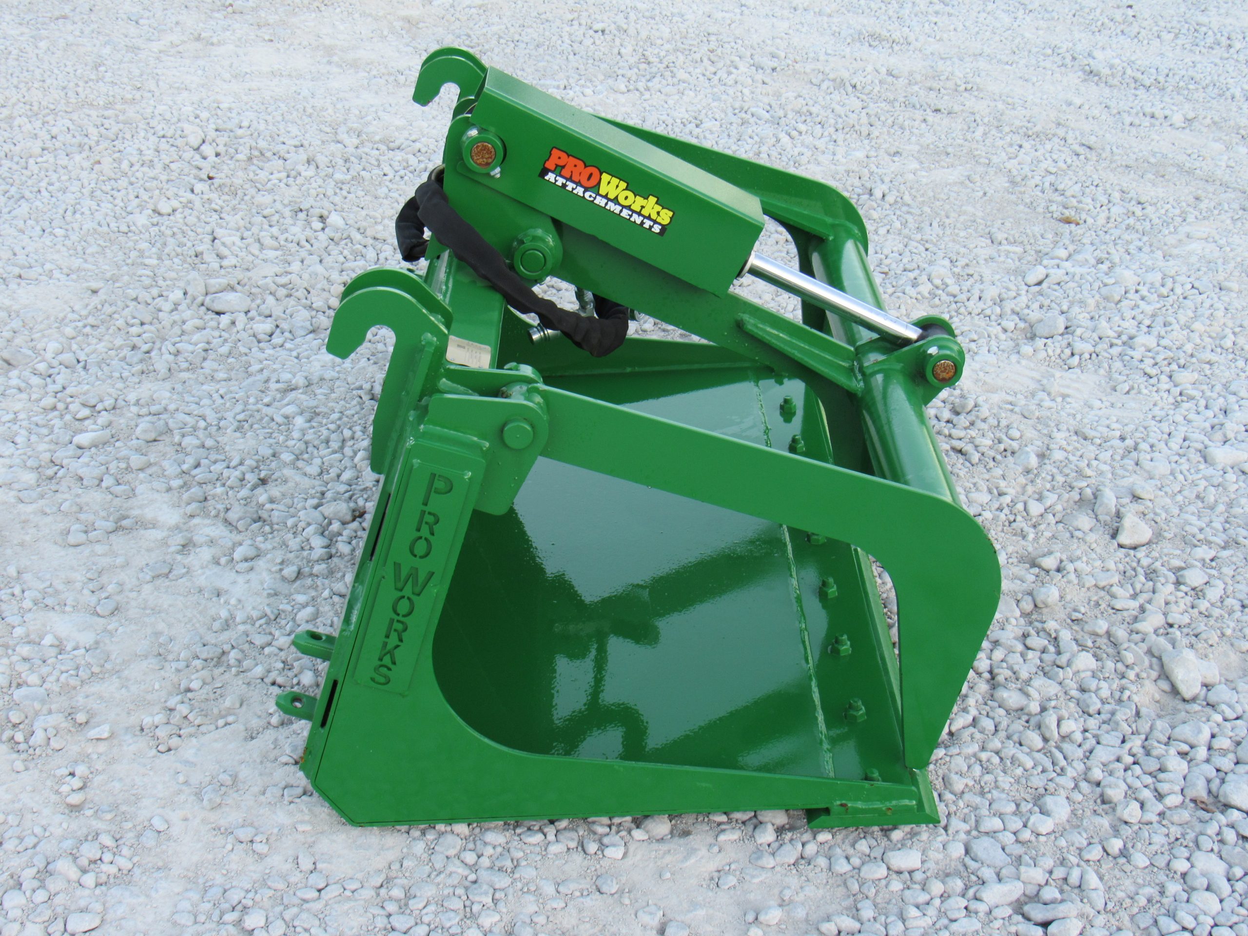 48″ Compact Tractor Single Cylinder Solid Bottom Bucket Grapple Fits John Deere Tractor Loader