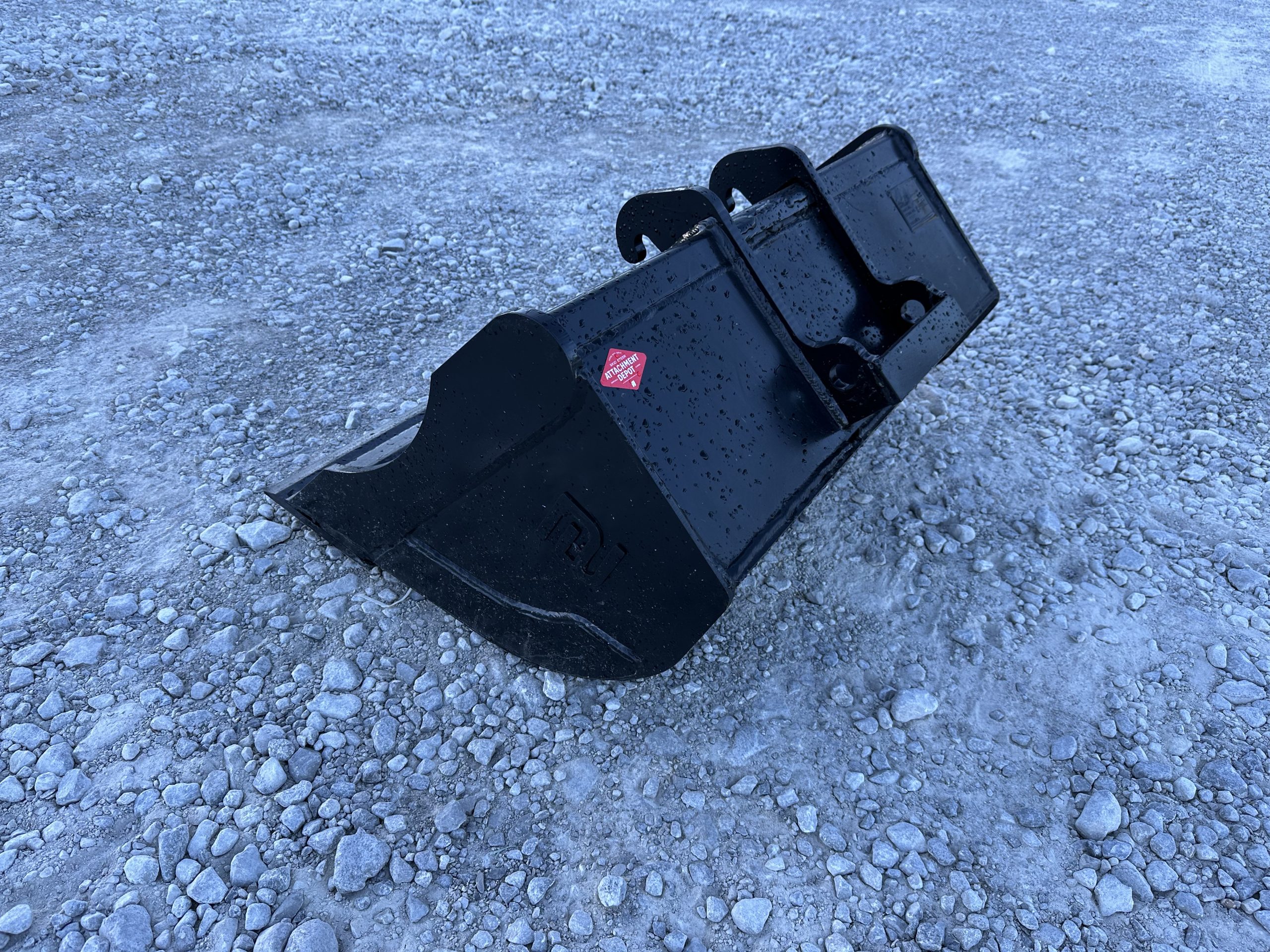 36″ Ditching Excavator Bucket with BOE Fits Bobcat ESeries and 435