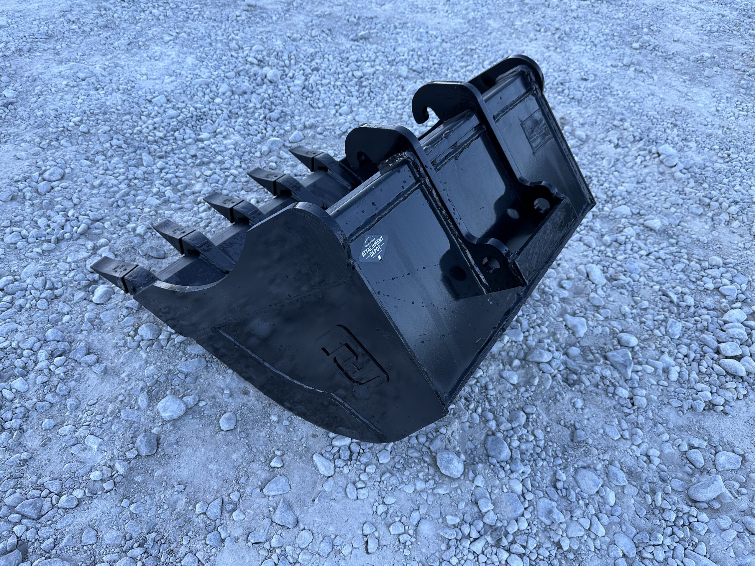 30″ Tooth Excavator Bucket Fits Bobcat Quick X Change for 10,000