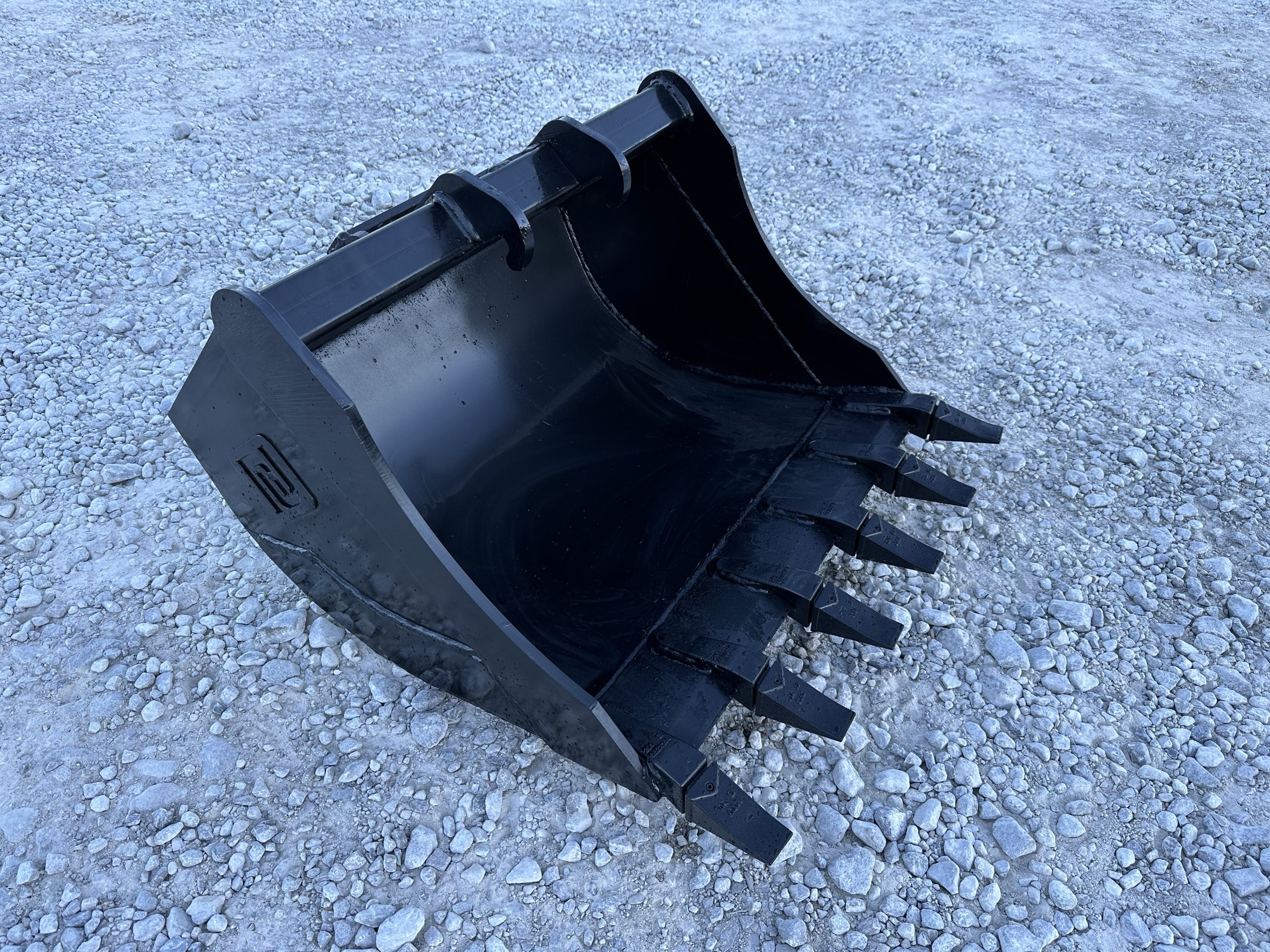 36″ Tooth Excavator Bucket Fits Bobcat Quick X Change for 10,000