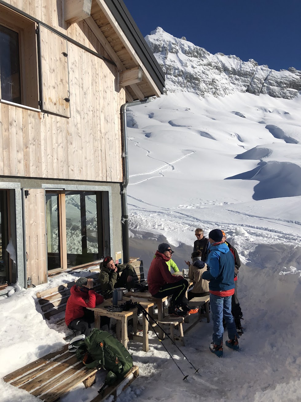 Gramusset nouveau refuge gardé l'hiver dans les Aravis ! Ski Rando
