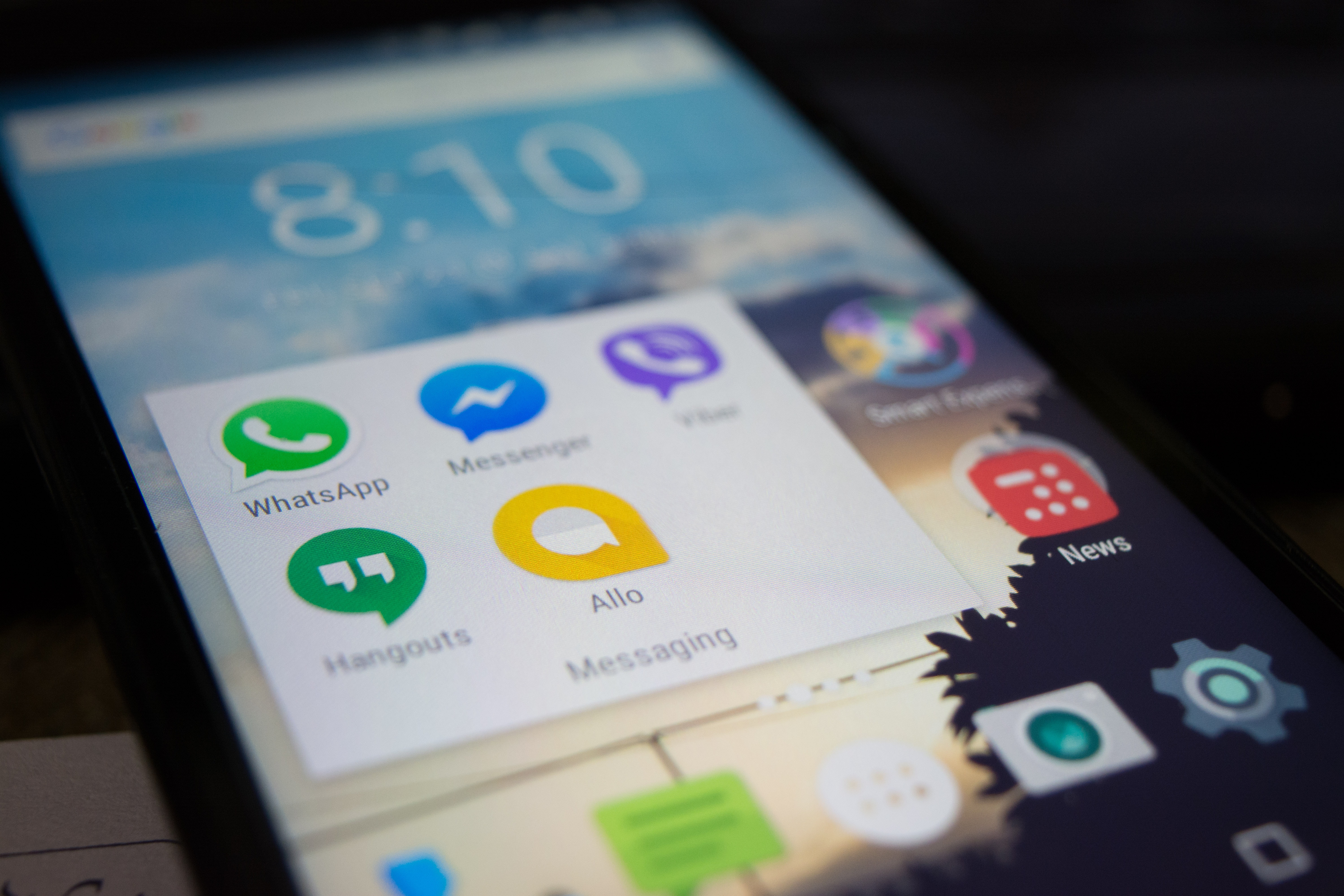 4 Big Reasons Employees Shouldn’t Use Personal Phone Numbers for Work