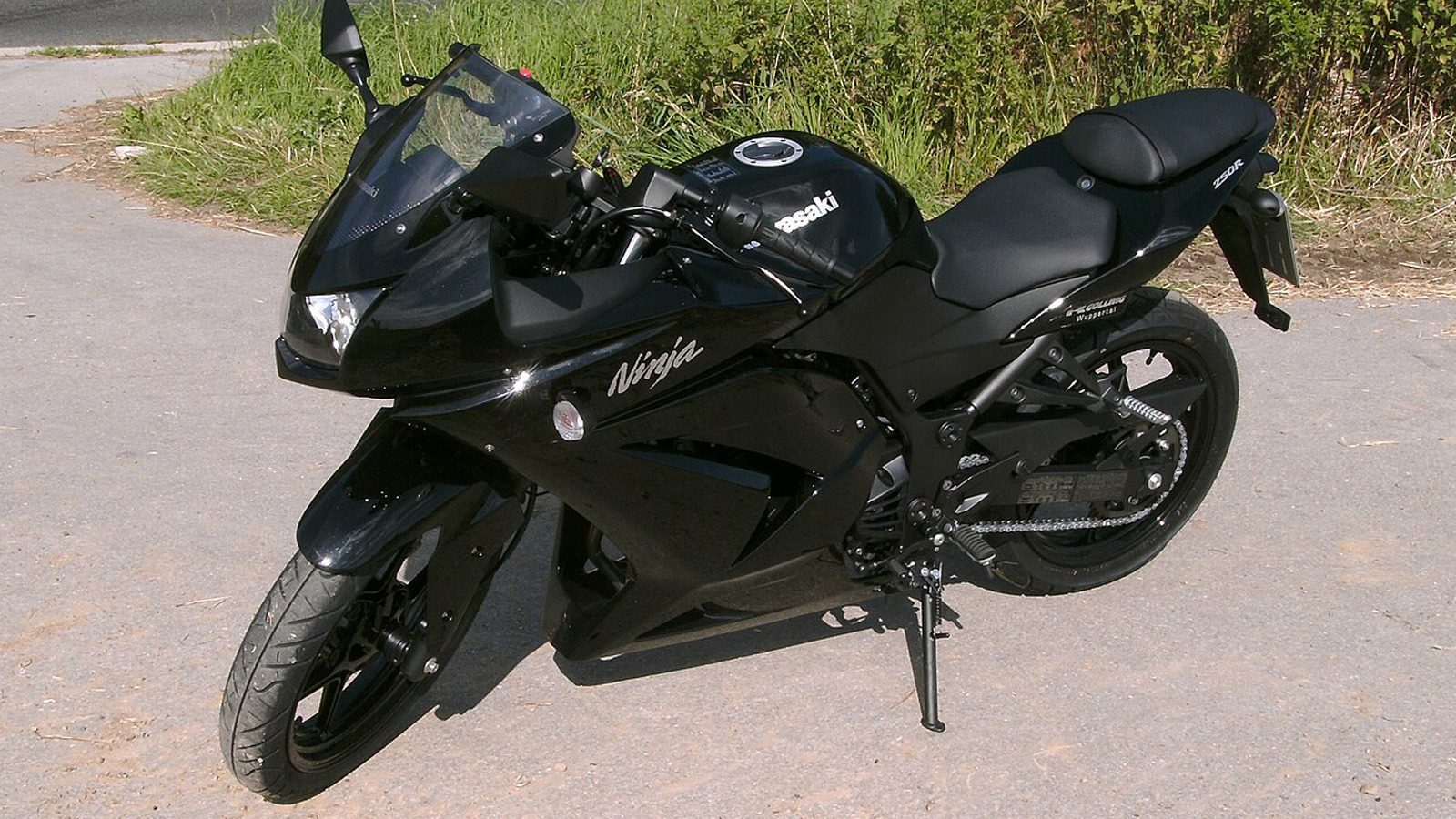 How Fast Is The Kawasaki Ninja 250R? A Look At Its Top Speed And