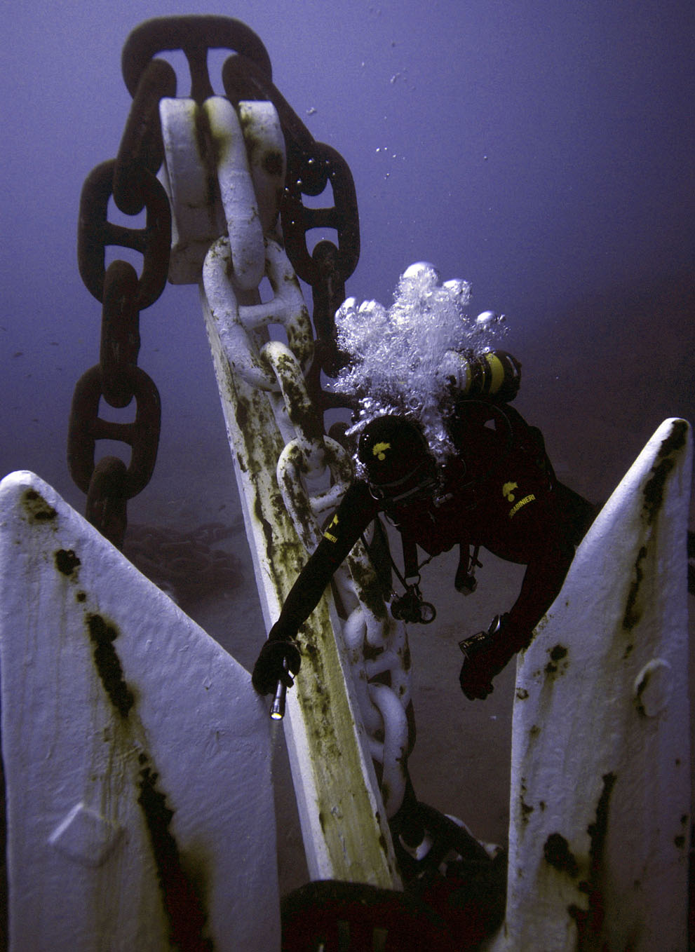 Costa Concordia wreck caught in HD photos underwater