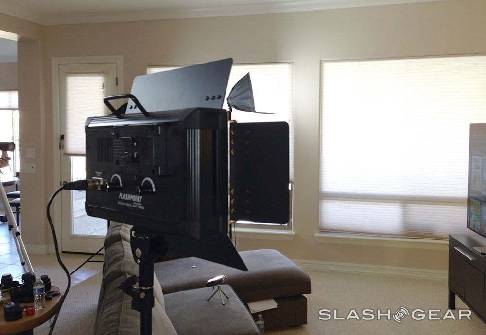 Adorama Flashpoint 500C LED camera light Review SlashGear