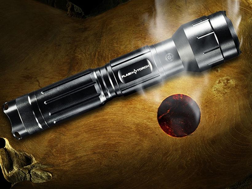 Wicked Lasers Flashtorch flashlight starts fires with 4100 lumens of light SlashGear