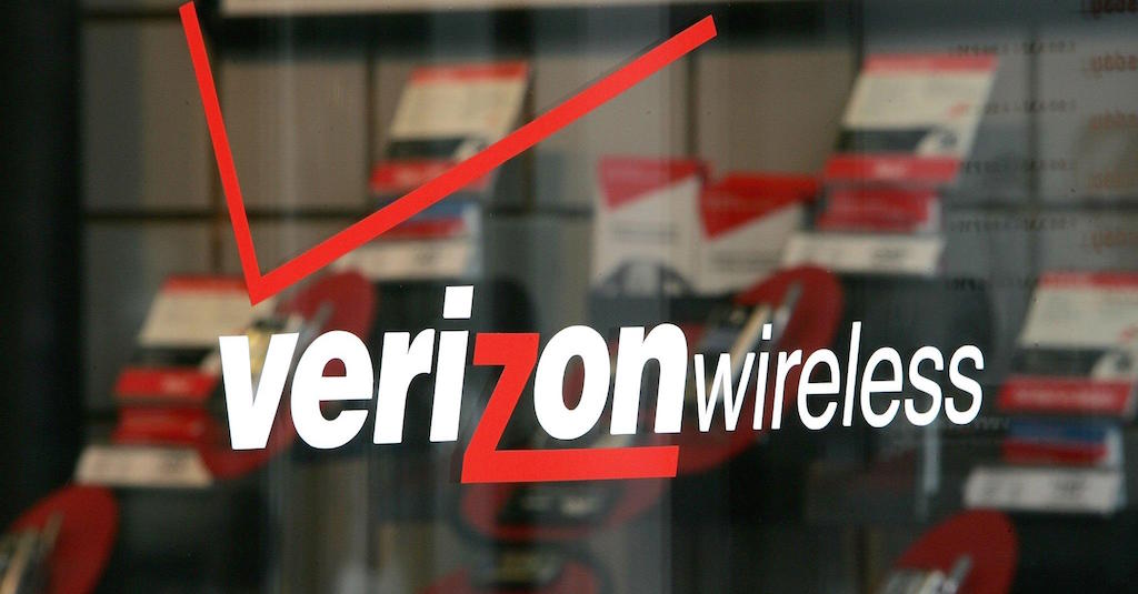 Verizon closing in on 5 billion Yahoo purchase SlashGear