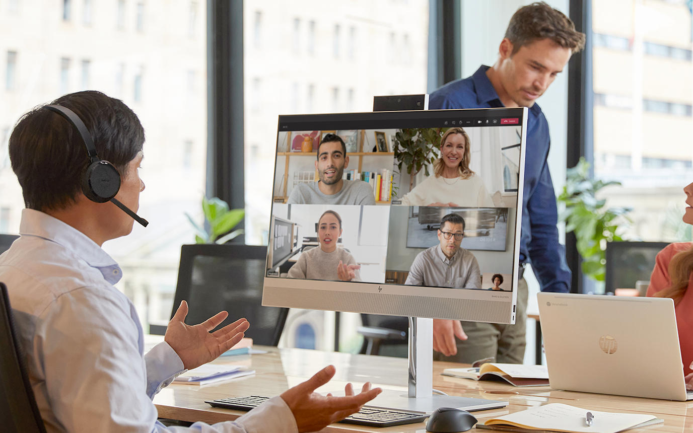 This HP EliteOne 800 G8 AiO has video call talents every PC should