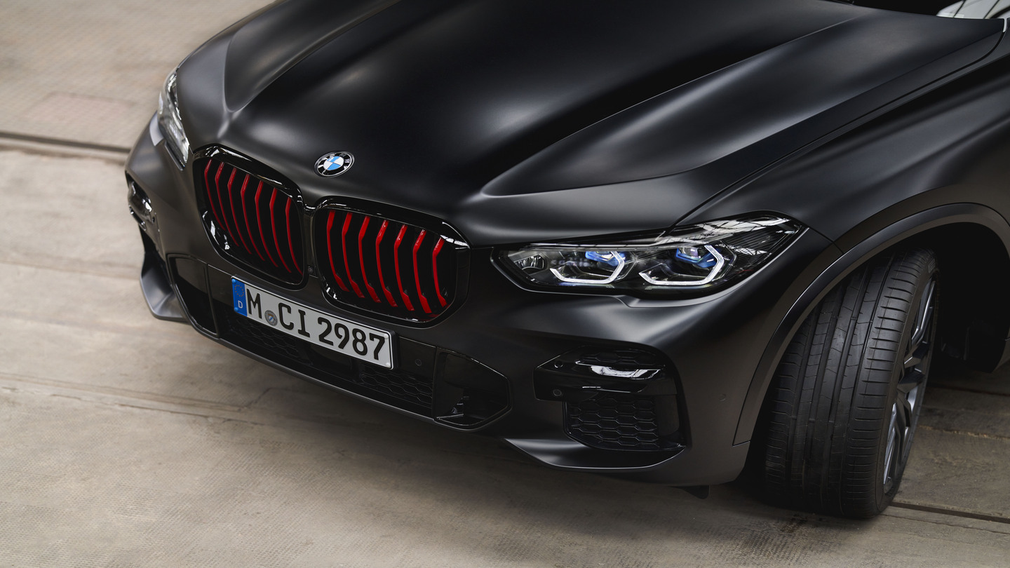 2022 BMW X5 Black Vermilion Edition has sinister black and red