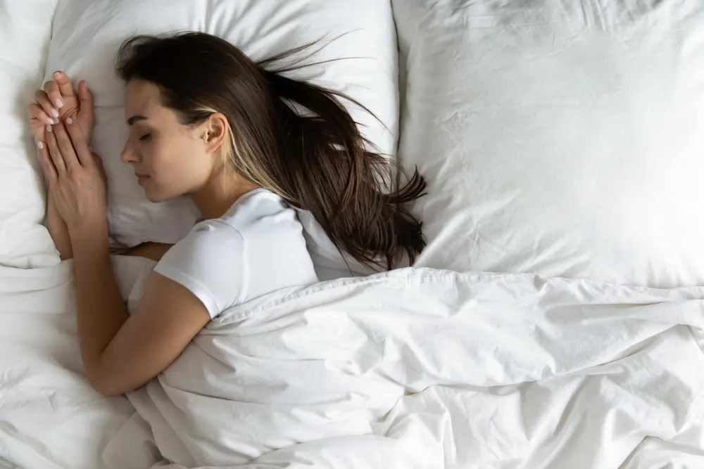 Side Sleeper Benefits, Drawbacks & Which Side Is Best to Sleep on