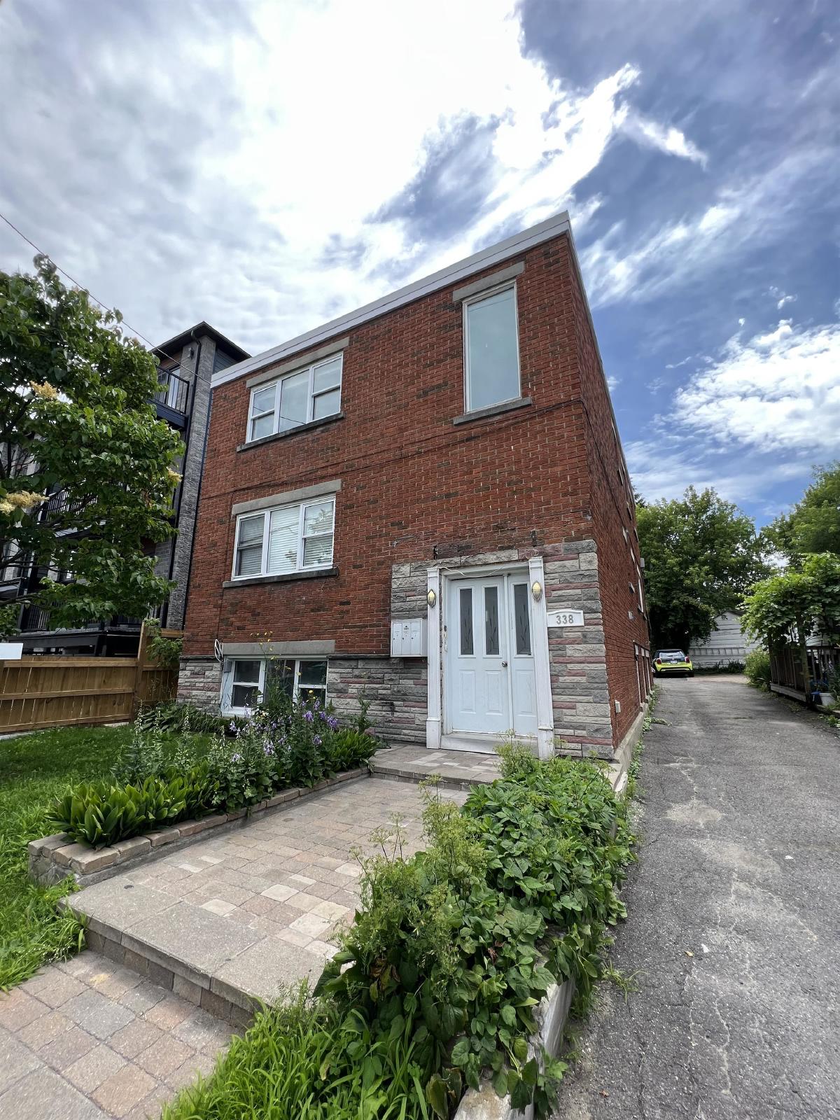 338 Shakespeare Street 1 Ottawa, ON K1L 5M2 Sleepwell Property