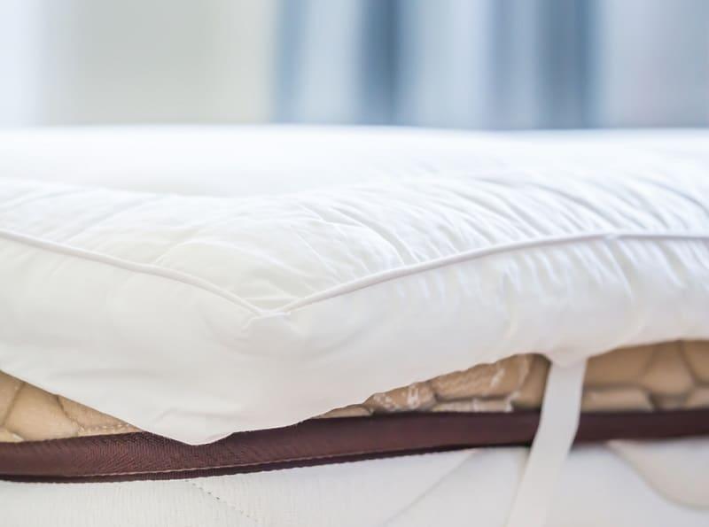 11 Ways How to Stop Mattress Topper from Sliding? Update 04 / 2024