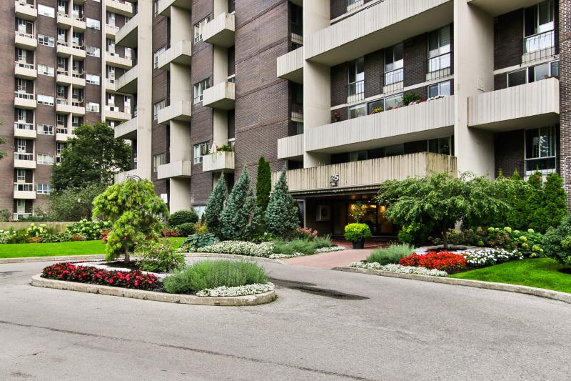 Slideshow PropertySpaces 35 Ormskirk Avenue, Toronto, ON, Canada