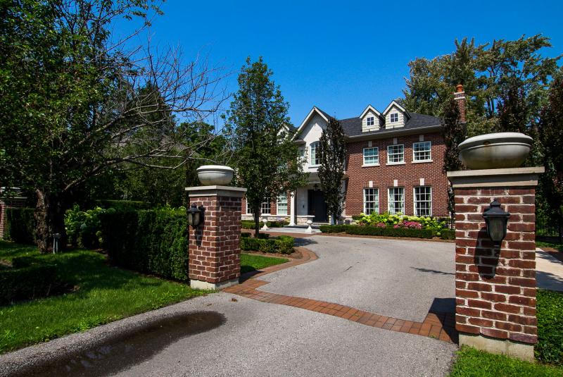 Slideshow PropertySpaces 48 Edenbridge Drive, Etobicoke, ON, Canada