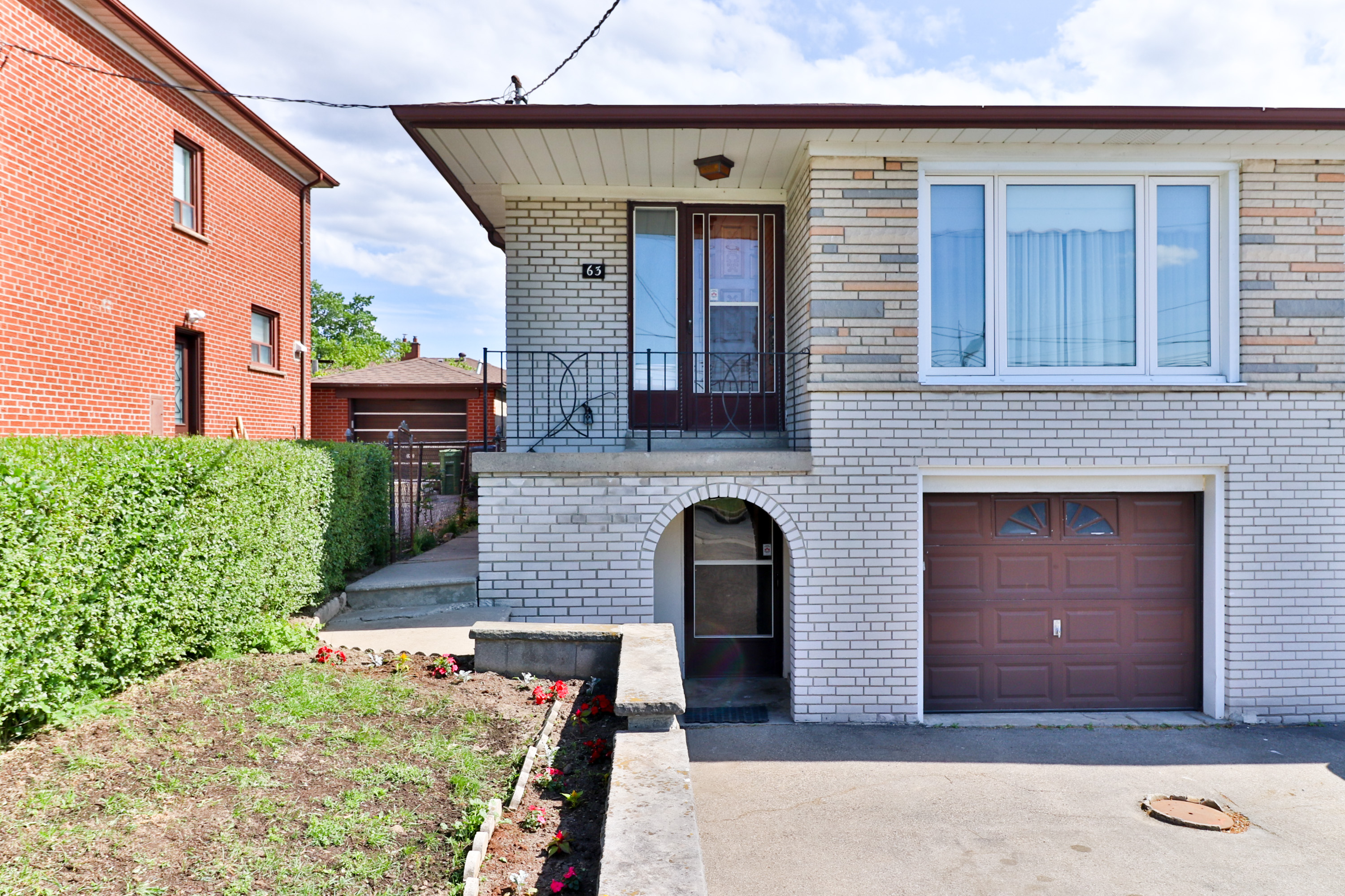 Slideshow PropertySpaces 63 Victory Drive, North York, ON, Canada