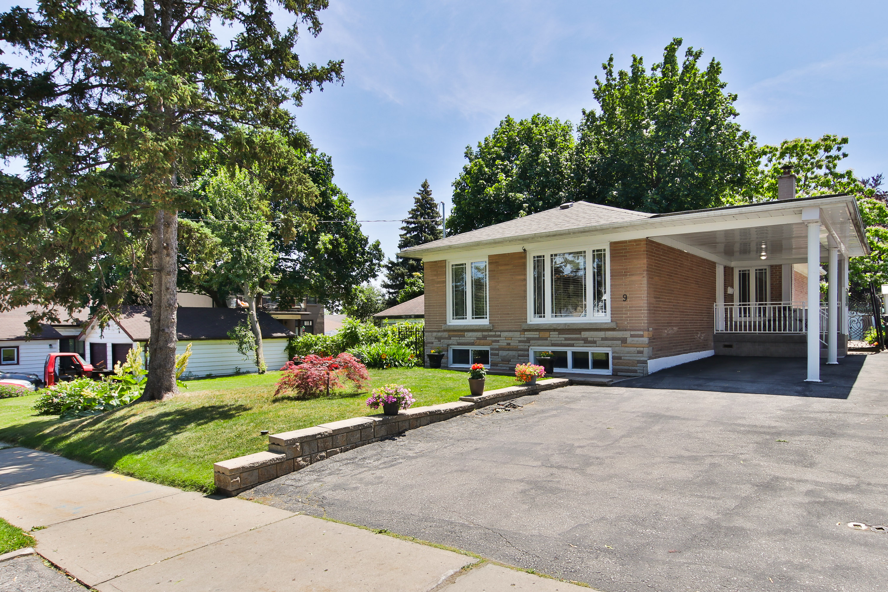 Slideshow PropertySpaces 9 Crane Avenue, Etobicoke, ON, Canada