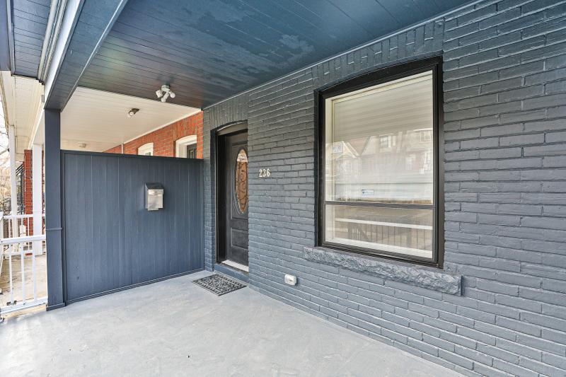 Slideshow PropertySpaces 236 Grace Street, Toronto, ON, Canada