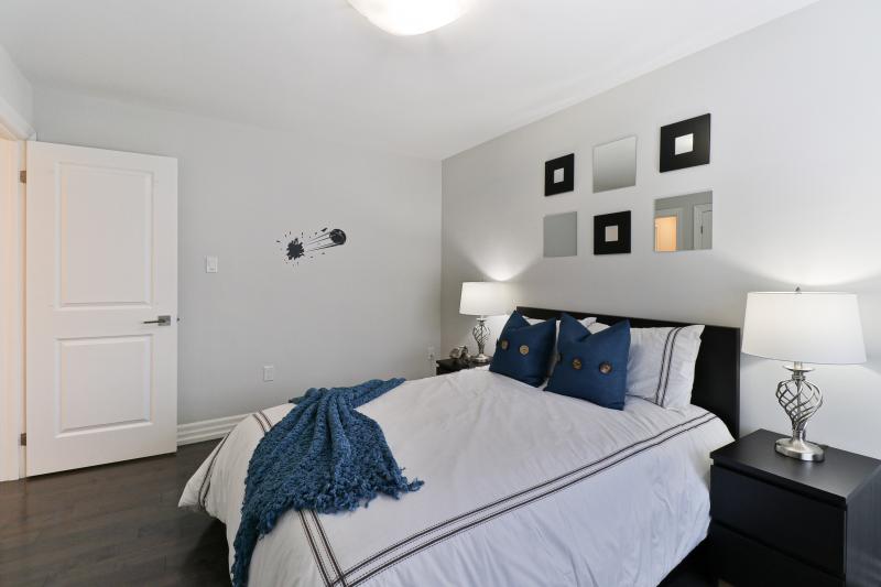 Slideshow PropertySpaces 101 Saskatoon Drive, Etobicoke, ON, Canada