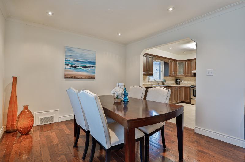 Slideshow PropertySpaces 93 Denbigh Crescent, North York, ON, Canada