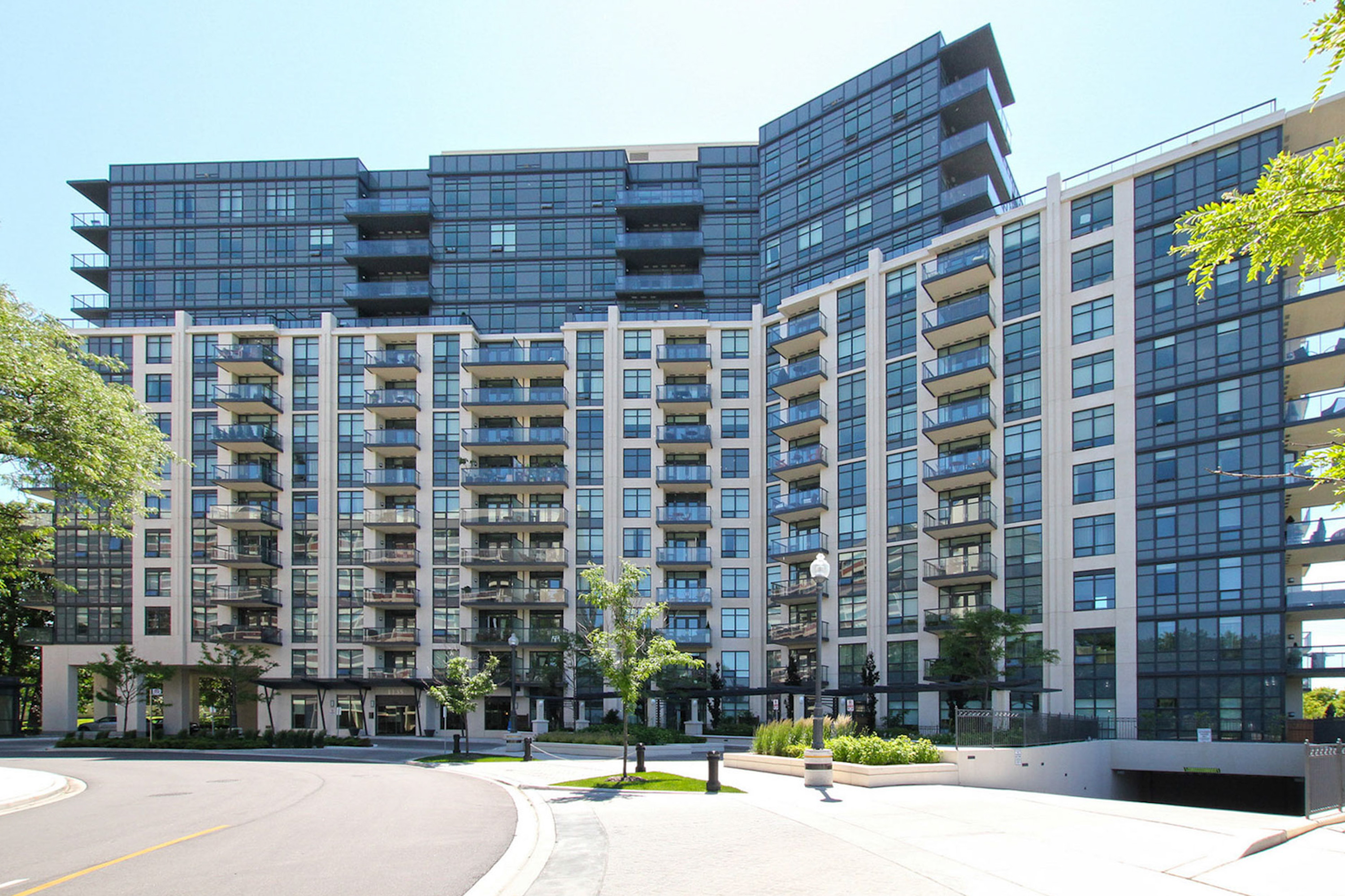 Slideshow PropertySpaces 1135 Royal York Road, Etobicoke, ON