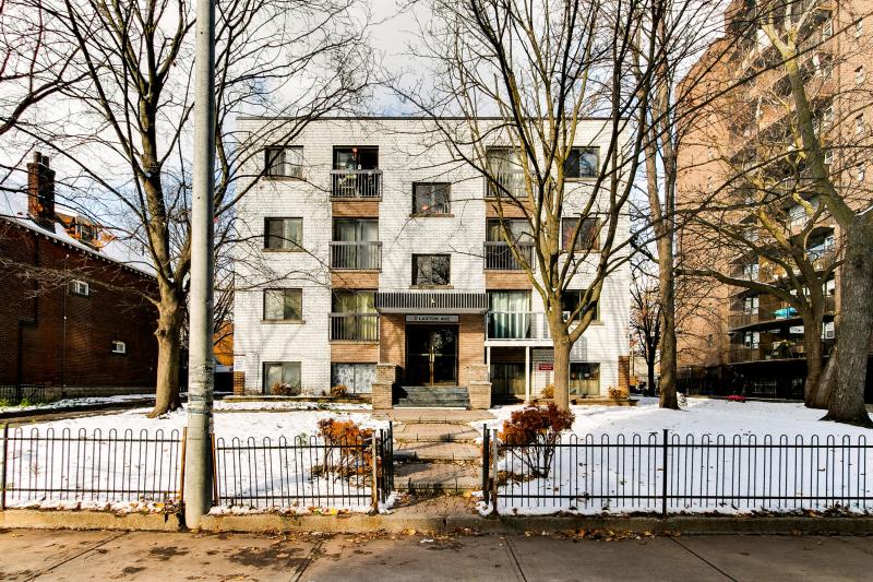 Slideshow PropertySpaces 2 Laxton Avenue Toronto, ON M6K 1L1